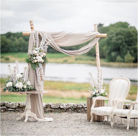 Ensemble Romantique Arche en Bois de Bouleau