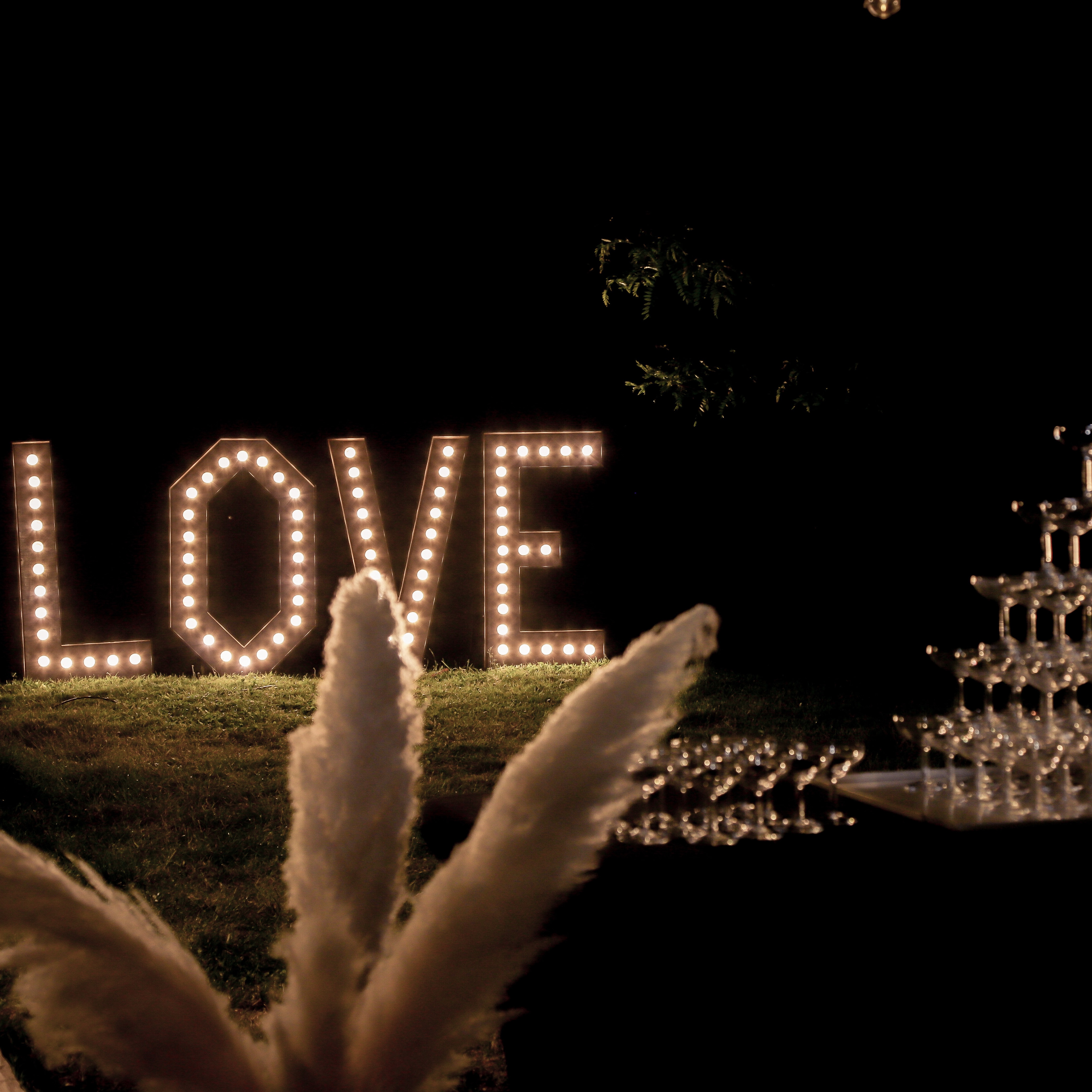 LOVE Lumineux