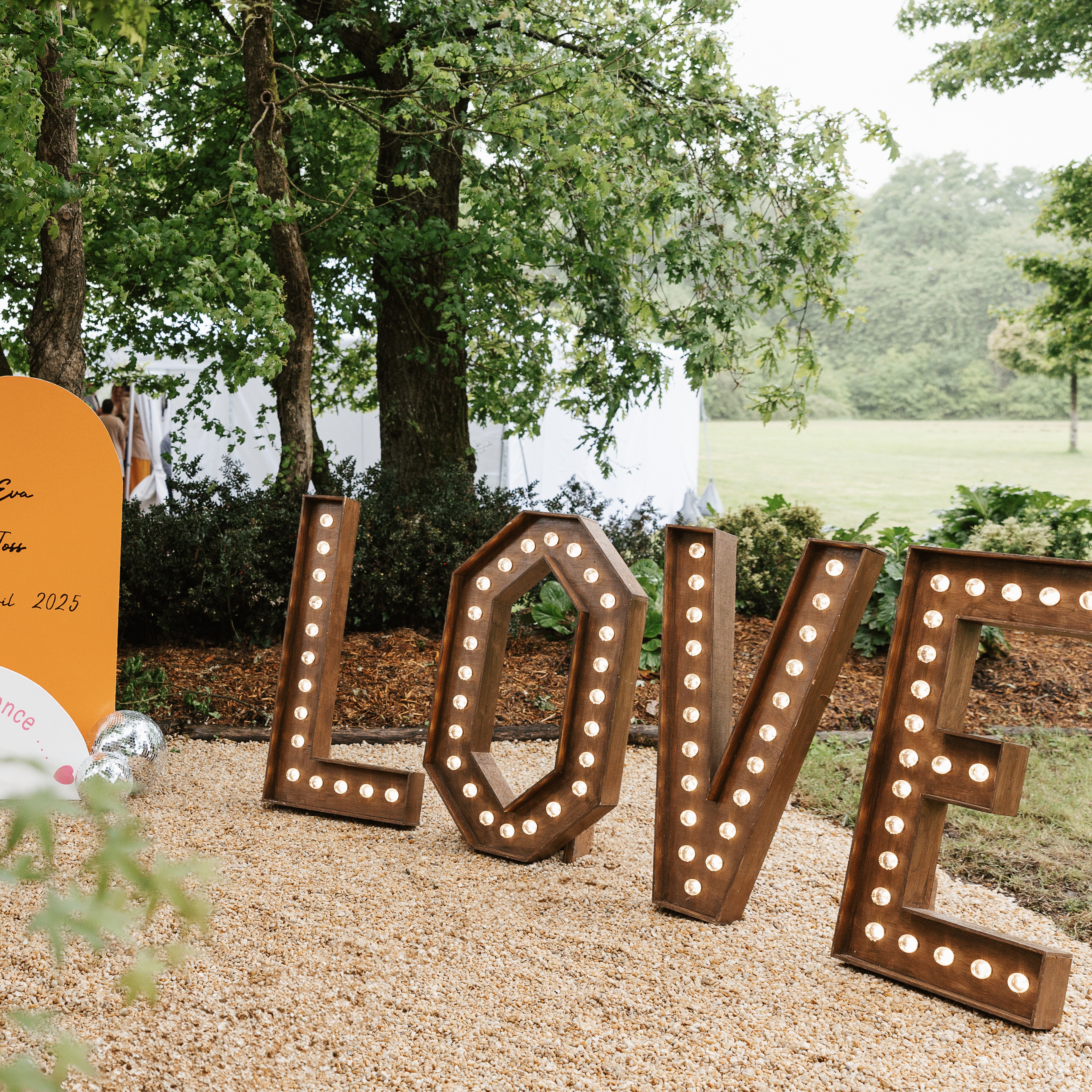 LOVE Lumineux