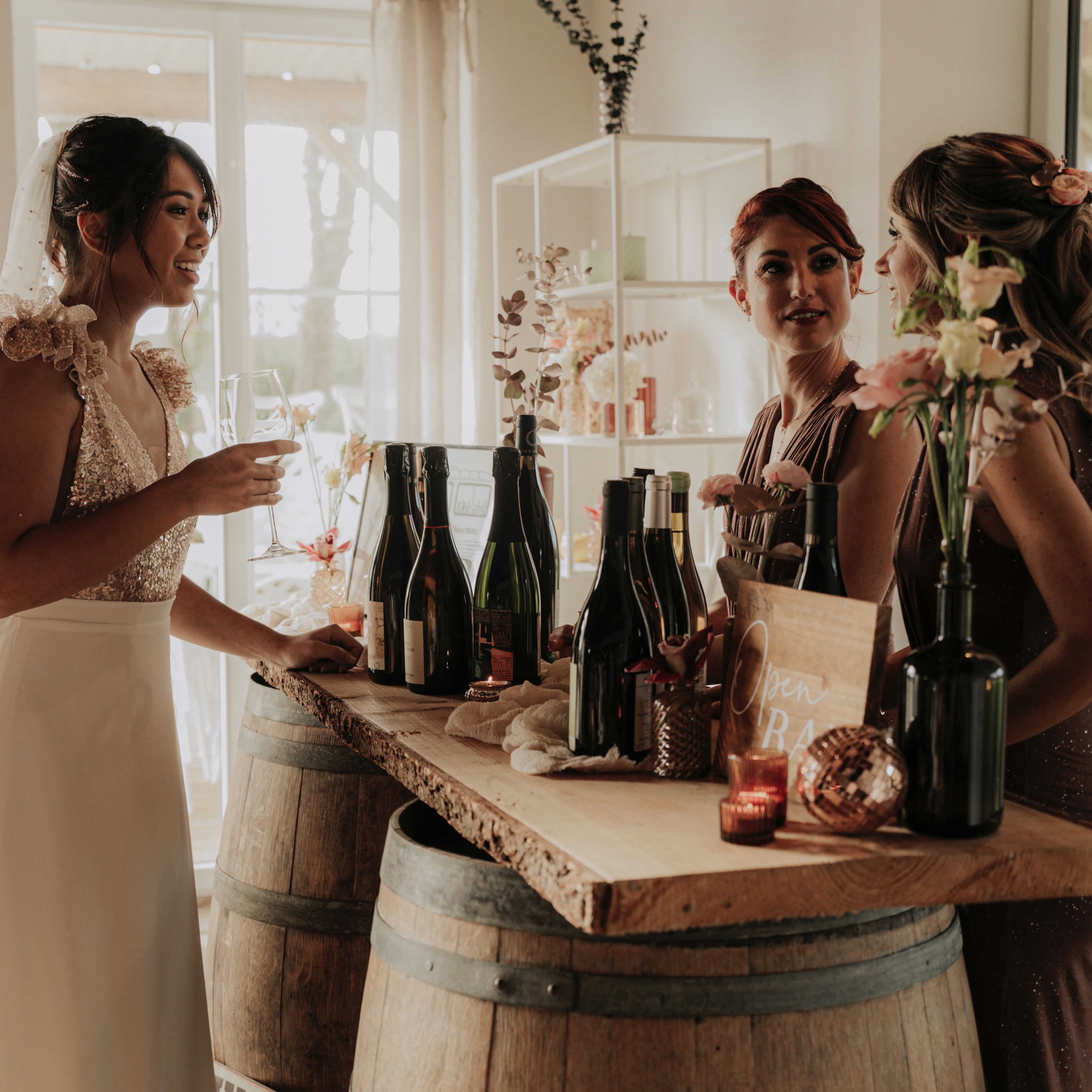 Bouteille Fumée Bouteille Fumée Bar avec Tonneaux Panneau Open Bar Photophore rosé rond Boule à facette MM