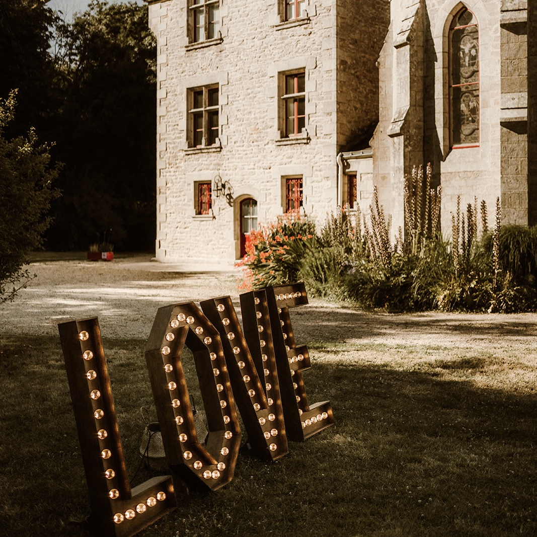 LOVE Lumineux